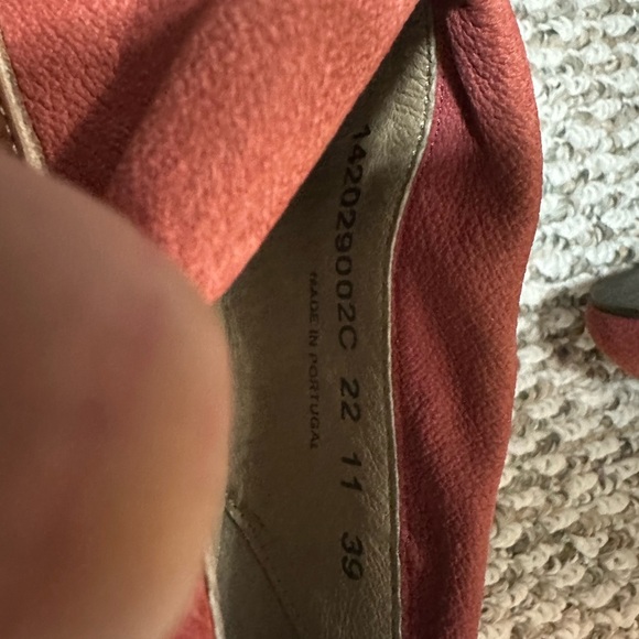 Fly London “Batam” suede booties in excellent condition size 8.5 (39) - Picture 10 of 11